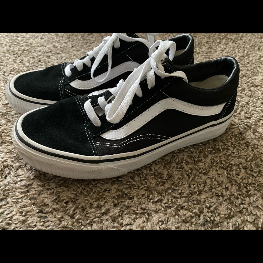 OLD SKOOL VANS SIZE 7.0 IN WOMEN SIZE IN. 5.5 MEN
